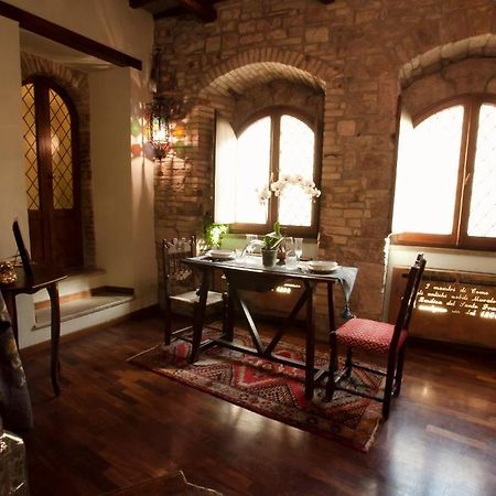 Appartement Loggia Dei Maestri Comacini à Assise Chambre photo